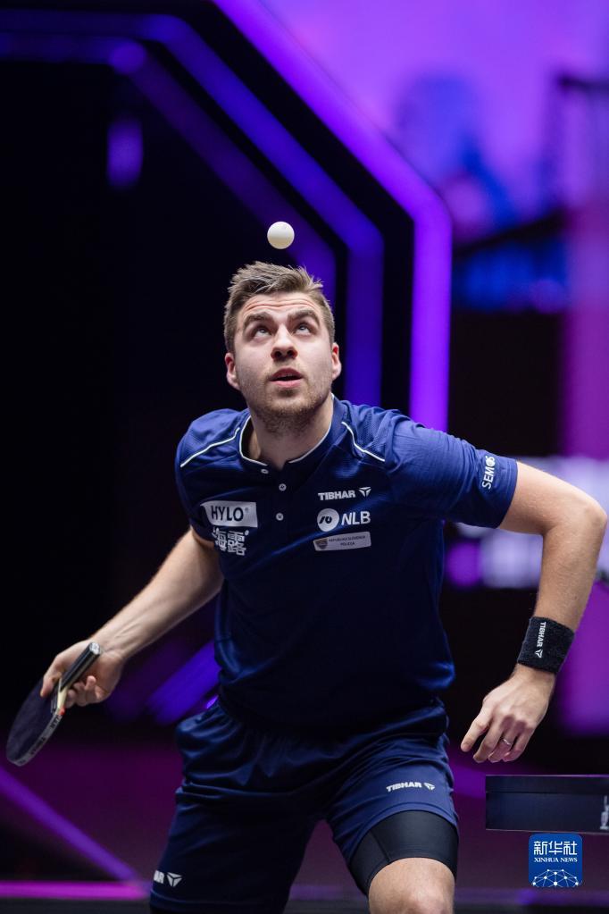 更加令人惊 更加令人惊